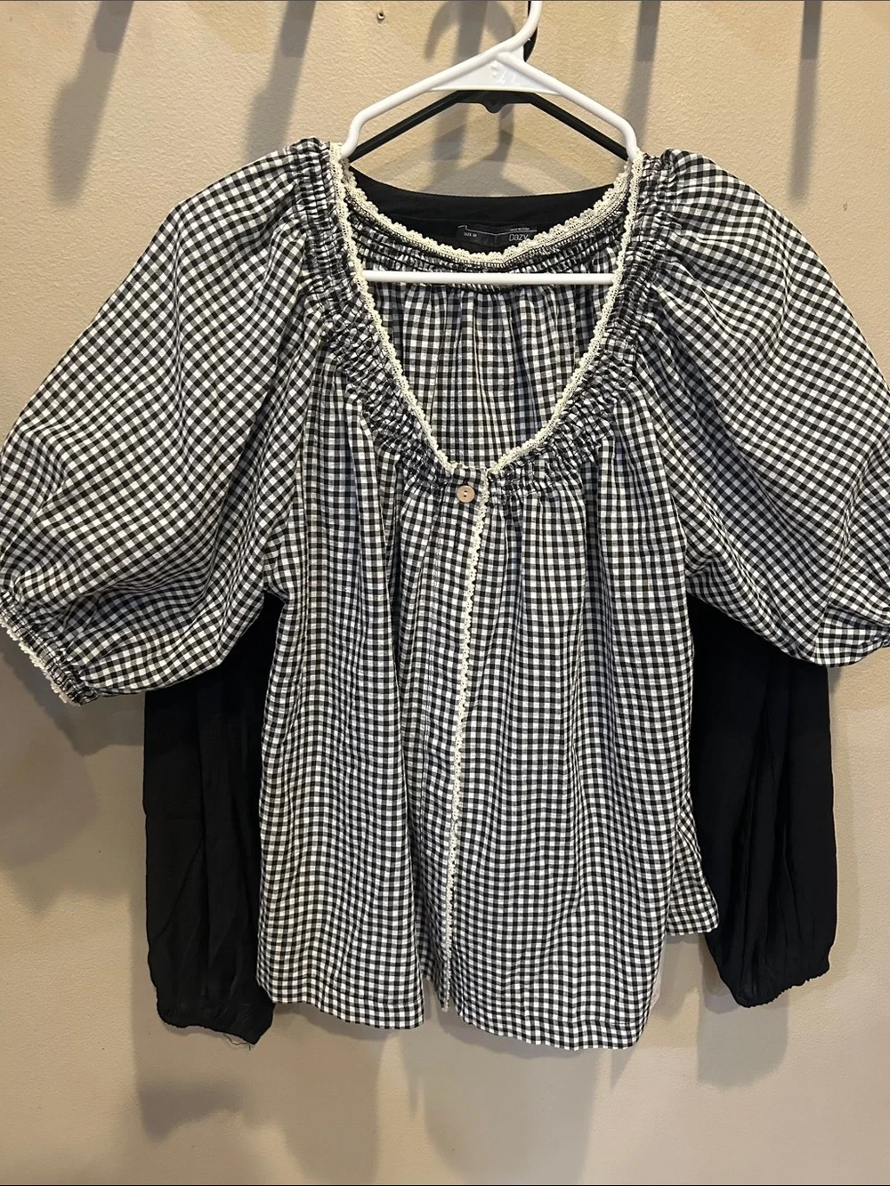 2 balloon sleeved blouses - Picture 3 of 10